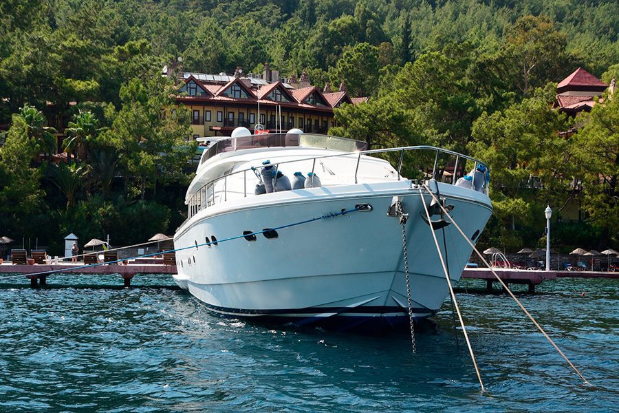 Alanya Yacht Rental 26m Ferretti 80